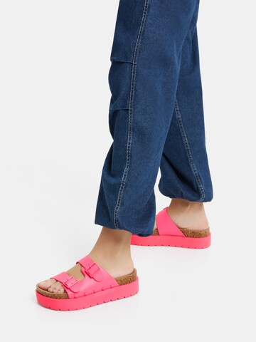 Bershka Pantolette in Pink: predná strana