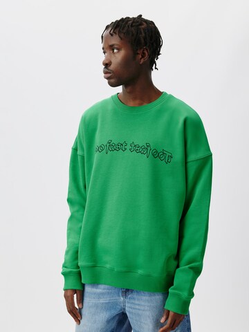 ABOUT YOU x Kingsley Coman Sweatshirt 'Jakob' in Groen: voorkant