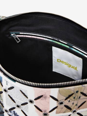 Desigual Olkalaukku värissä valkoinen