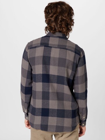 Coupe regular Chemise 'Bethel Club' Scalpers en gris