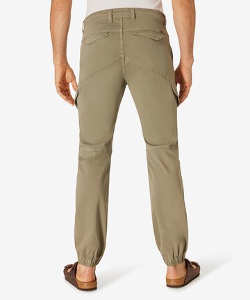 PIONEER Tapered Cargohose in Braun