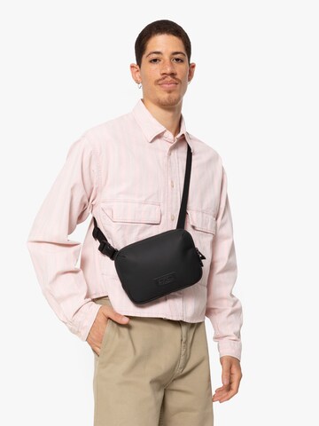 Sac à bandoulière 'ARJAN' EASTPAK en noir