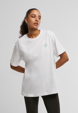 Miss Tee T-Shirt 'Chasing Aces' in Weiß