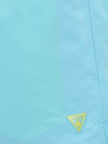 GUESS Badeshorts in Blau