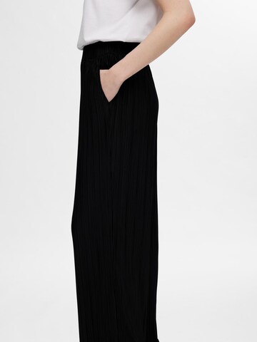 Loosefit Pantalon 'Rya Ellie' SELECTED en noir