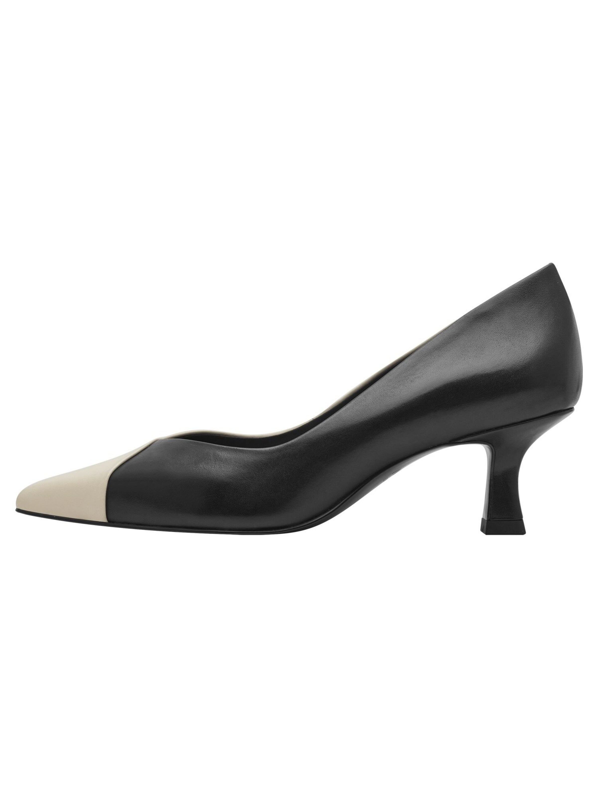 NEWD Pumps in Black: front