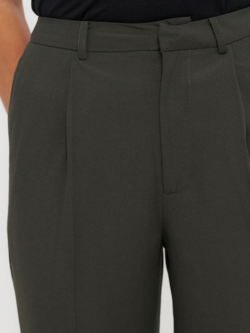 Anna Field - regular Pantalón plisado en verde