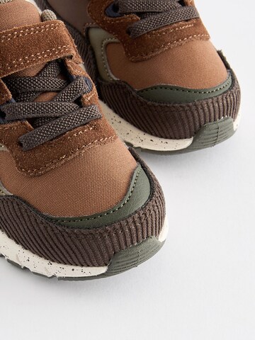 Baskets Next en marron