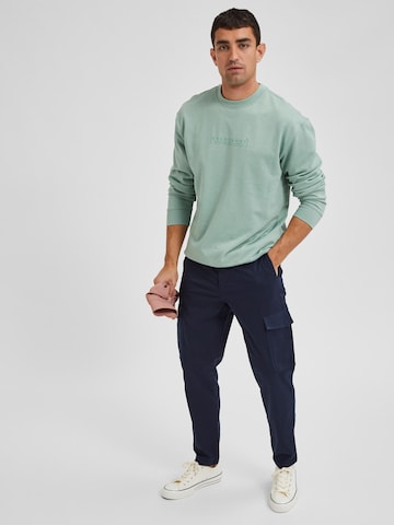 Regular Pantalon cargo 'Buxton' SELECTED HOMME en bleu