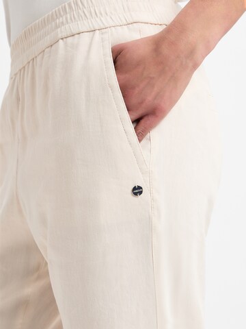 Marc Cain Regular Pleat-front trousers in Beige
