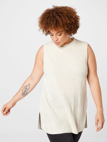 Vero Moda Curve Sweater 'LEA' in Beige: front