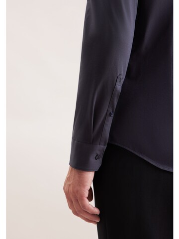 Coupe slim Chemise business 'Schwarze Rose' SEIDENSTICKER en bleu