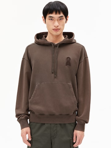 ARMEDANGELS Sweatshirt in Bruin: voorkant