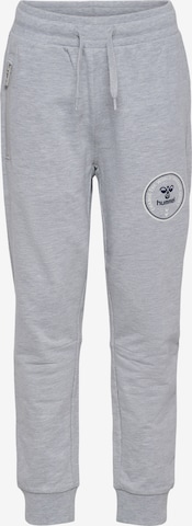 Effilé Pantalon Hummel en gris : devant
