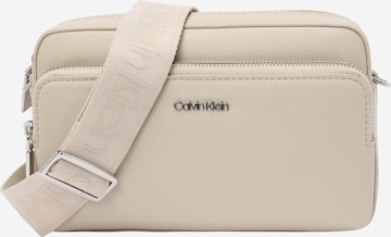 Calvin Klein Olkalaukku värissä beige: edessä