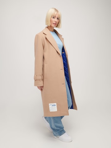 UNFOLLOWED x ABOUT YOU Between-seasons coat 'STATEMENT' in Beige: front