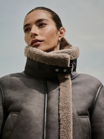 Next Kurtka zimowa w kolorze szary