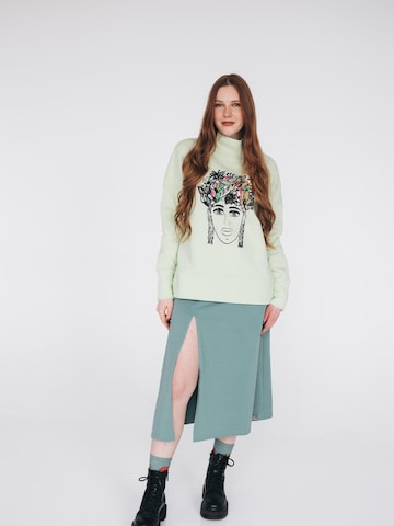 RADADA Sweatshirt 'FLOWER GIRL' in Grün