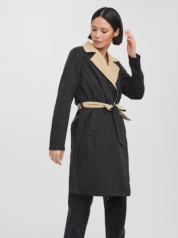 VERO MODA Ανοιξιάτικο και φθινοπωρινό παλτό σε μαύρο: μπροστά