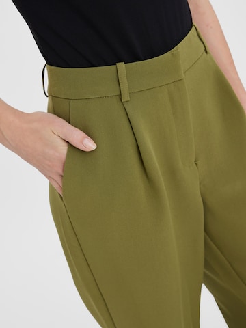 Loosefit Pantalon à pince 'Tinamaria' Vero Moda Collab en vert