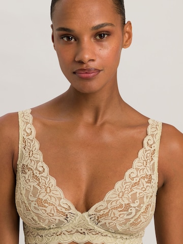 Hanro Triangle Bra ' Moments ' in Beige