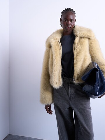 Geacă de iarnă 'BEA' de la TOPSHOP pe galben: față