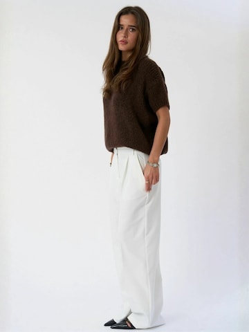 TEESHOPPEN Regular Housut ' Mila ' värissä valkoinen