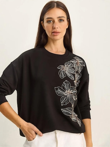 Felpa di Bianco Lucci in nero