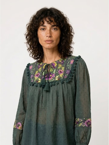Miss June Blouse 'Jaspper' in Green: front