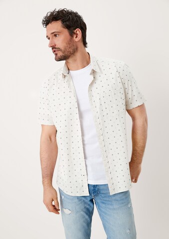 s.Oliver Regular Button Up Shirt in White: front