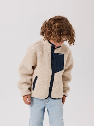 NAME IT - Chaqueta polar 'NKNMattia' en beige: frente