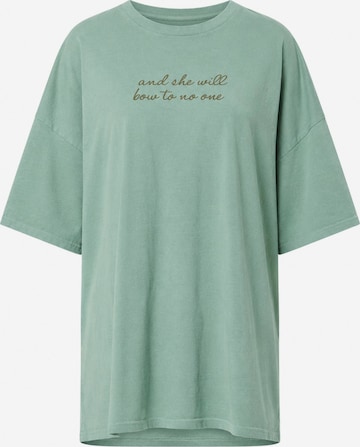 Worldclassca Oversized Shirt in Green: front