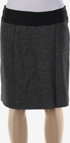 Caroll Skirt in M in Black: front