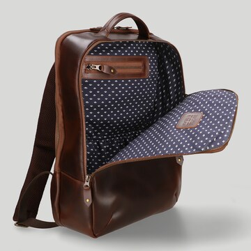 Buckle & Seam Rucksack 'Leon' in Braun