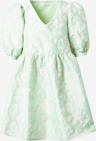 GLAMOROUS فستان بلون أخضر: الأمام