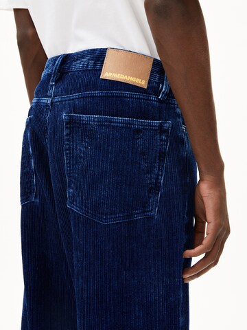 Loosefit Pantalon ARMEDANGELS en bleu