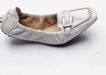 Tod's Flats & Loafers in 35 in White: front