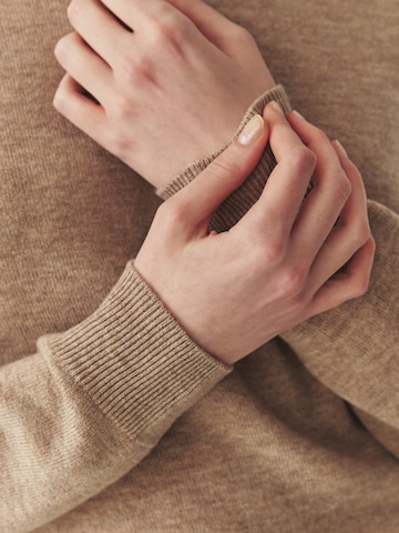 Pullover di TATUUM in beige