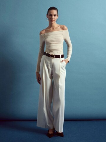 Dilvin Wide leg Pants in Beige: front