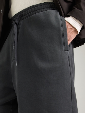 WEEKDAY Baggy Pants in Black