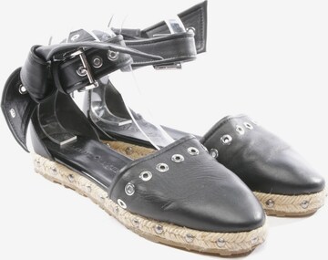 Alexander McQueen Flats & Loafers in 38 in Black: front