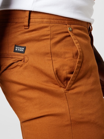 SCOTCH & SODA Slimfit Παντελόνι τσίνο 'Stuart' σε καφέ