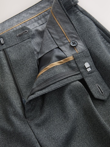 Next Обычный Плиссированные брюки в Серый