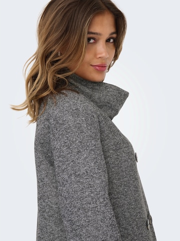 Manteau mi-saison 'ONLSEDONA SOPHIA' ONLY en gris