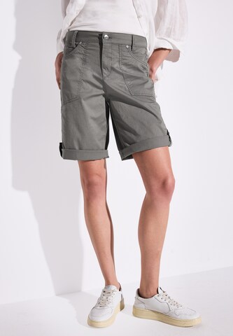 STREET ONE Regular Shorts 'Yulius' in Grau: Vorderseite
