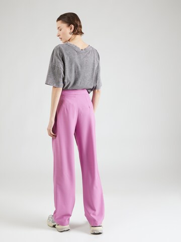 Loosefit Pantaloni con pieghe di Trendyol in rosa
