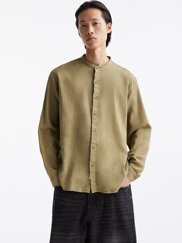 Pull&Bear Comfort Fit Skjorte i grøn: forside