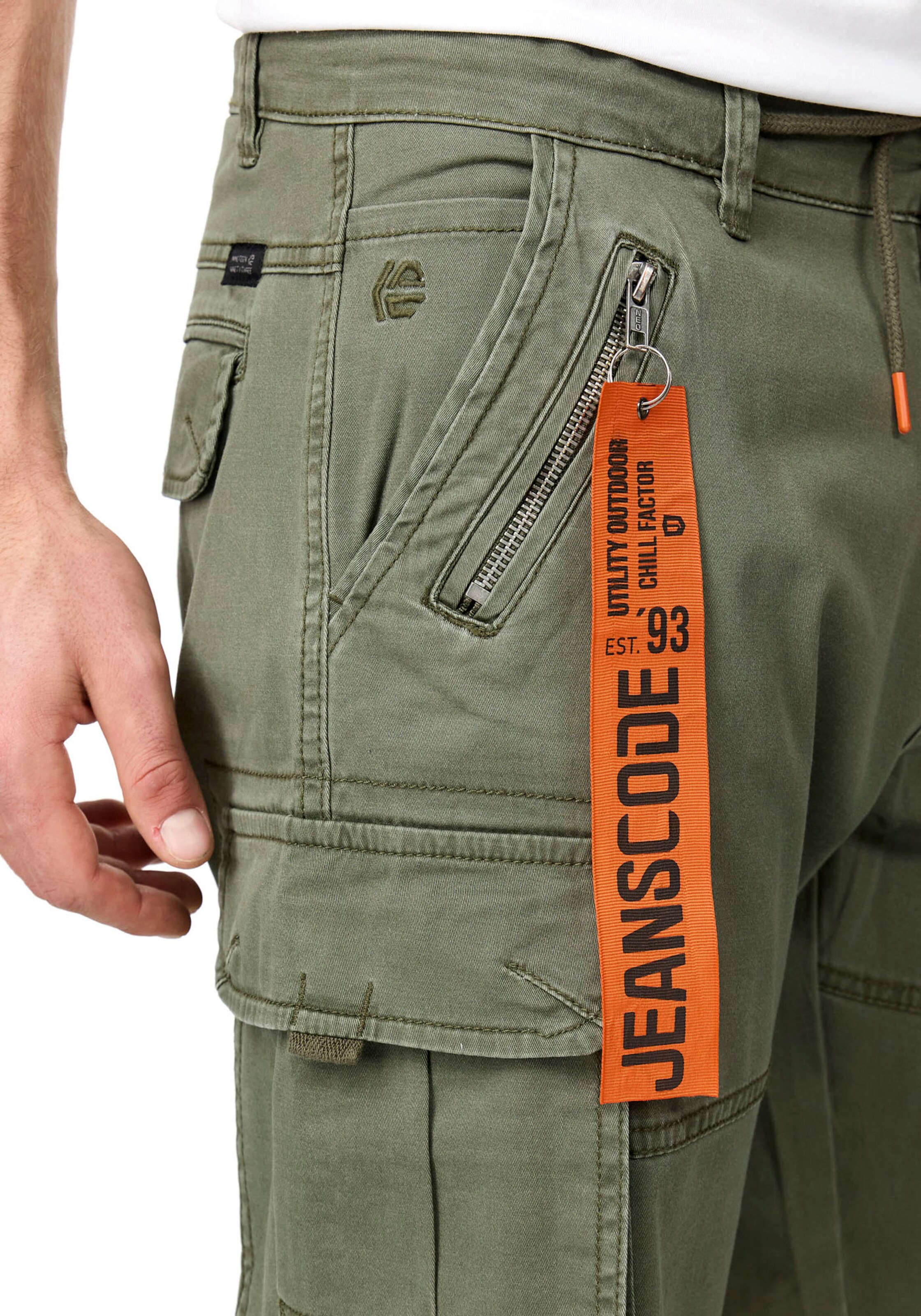 INDICODE JEANS Regular Cargo Pants in Green