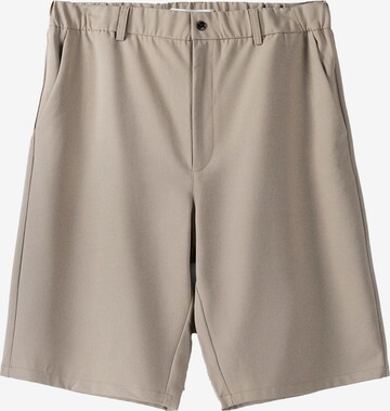 Bershka Loosefit Shorts in Beige: predná strana