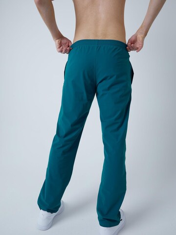 SPORTKIND Regular Sporthose 'Woven Training Pants'‌‌‌‌‌‌‌‌‌‌ in Grün